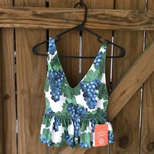 NWT Kortni Jeane V- Neck Top Grapevine